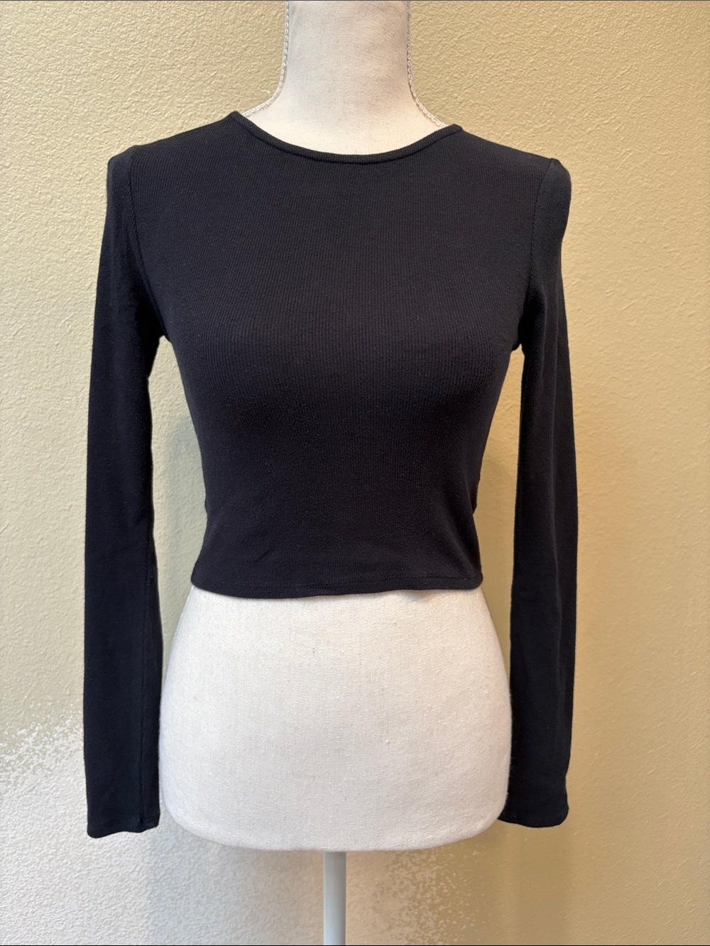 PacSun Basics Black Ribbed Long Sleeve Crop Top, Size XS